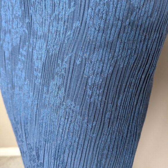 90s Minimalist Maxi Dress – Crinkled Fabric, Rose Pattern, Slit, Size XS/S, Sava - Picture 5 of 10